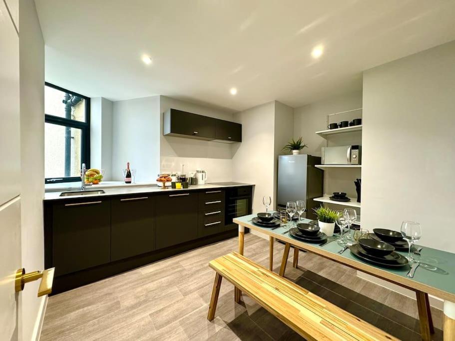 Massive 3 Bedroom - Ground Floor - Near The Beach! Борнмут Экстерьер фото