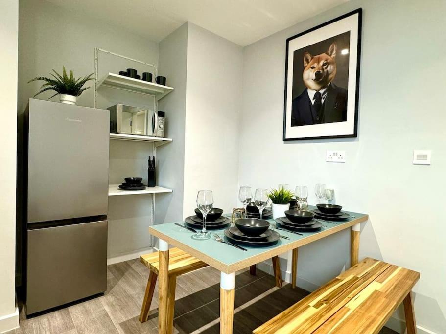 Massive 3 Bedroom - Ground Floor - Near The Beach! Борнмут Экстерьер фото